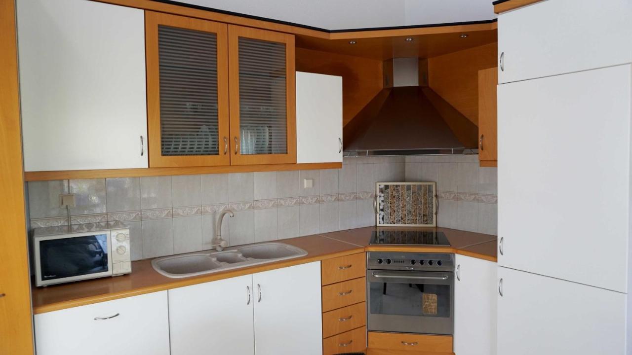 Villa Karras Vrasná المظهر الخارجي الصورة